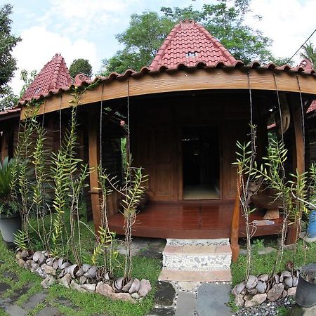 Omah Garengpoeng Guest House Маґеланґ Екстер'єр фото